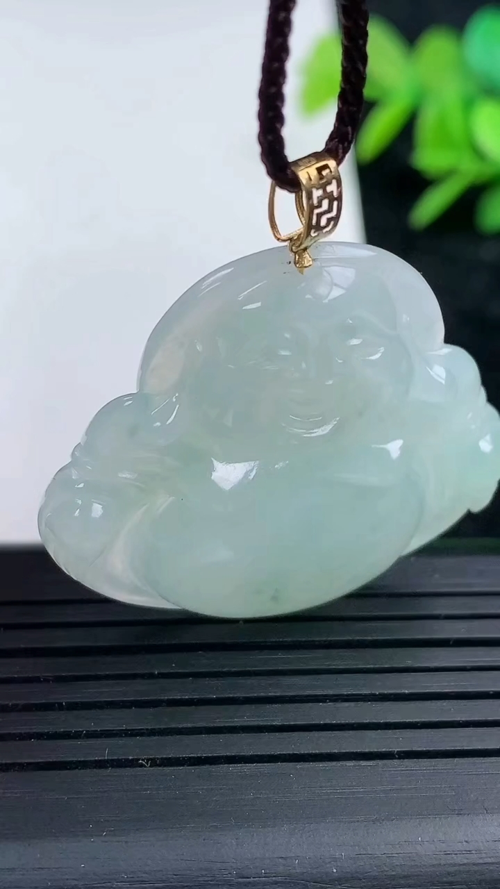 天然A货翡翠18k金飘花佛公吊坠，尺寸31-34.6-6，重量:10.08g
3月16日