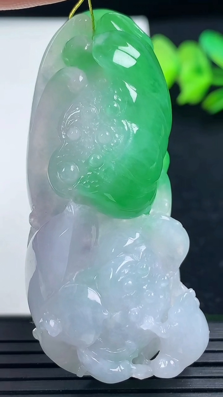 天然A货翡翠呱呱来财 和和美美尺寸55.7-26.8-13.5重量:31.56g
3月16日