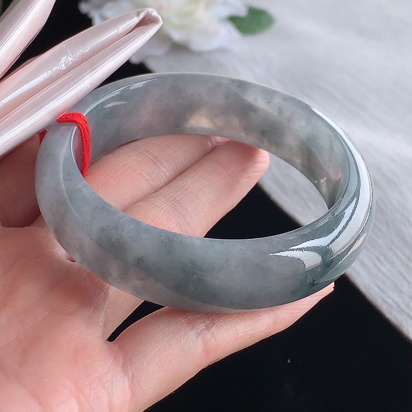 天然A货翡翠乌鸡种轮胎边正装正圈手镯55-56圈口 
尺寸55.3-16-8.3mm 0315