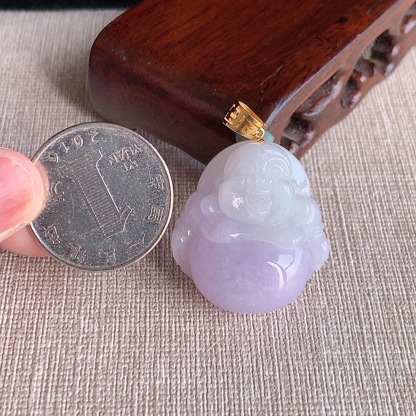 天然A货翡翠18K金扣头紫罗兰佛公吊坠 
尺寸28.4-26.6-12.2mm 重量16.46g 0315