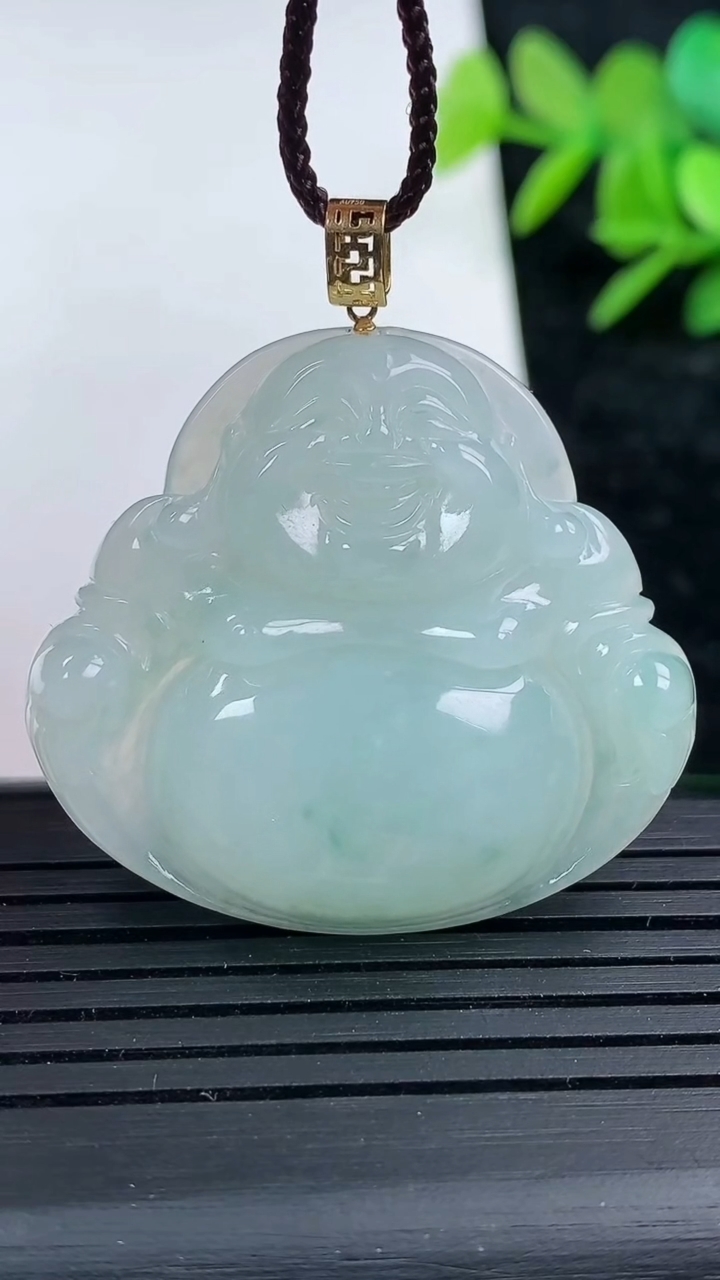 天然A货翡翠18k金飘花佛公吊坠，尺寸33-37-6.8，重量:11.59g
3月16日