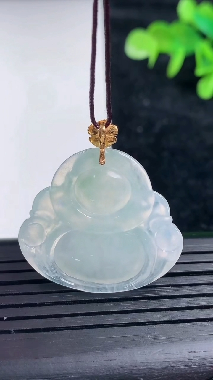 天然A货翡翠佛公吊坠，尺寸27.5-30.5-6，重量:7.64g
3月16日