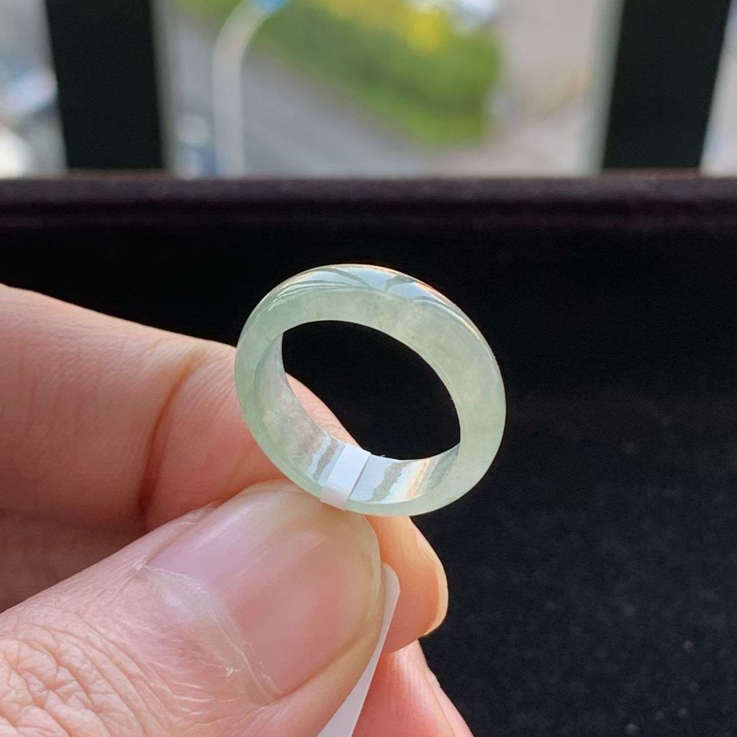 A货天然翡翠冰糯种底色戒指11号重量2.28
3月16日