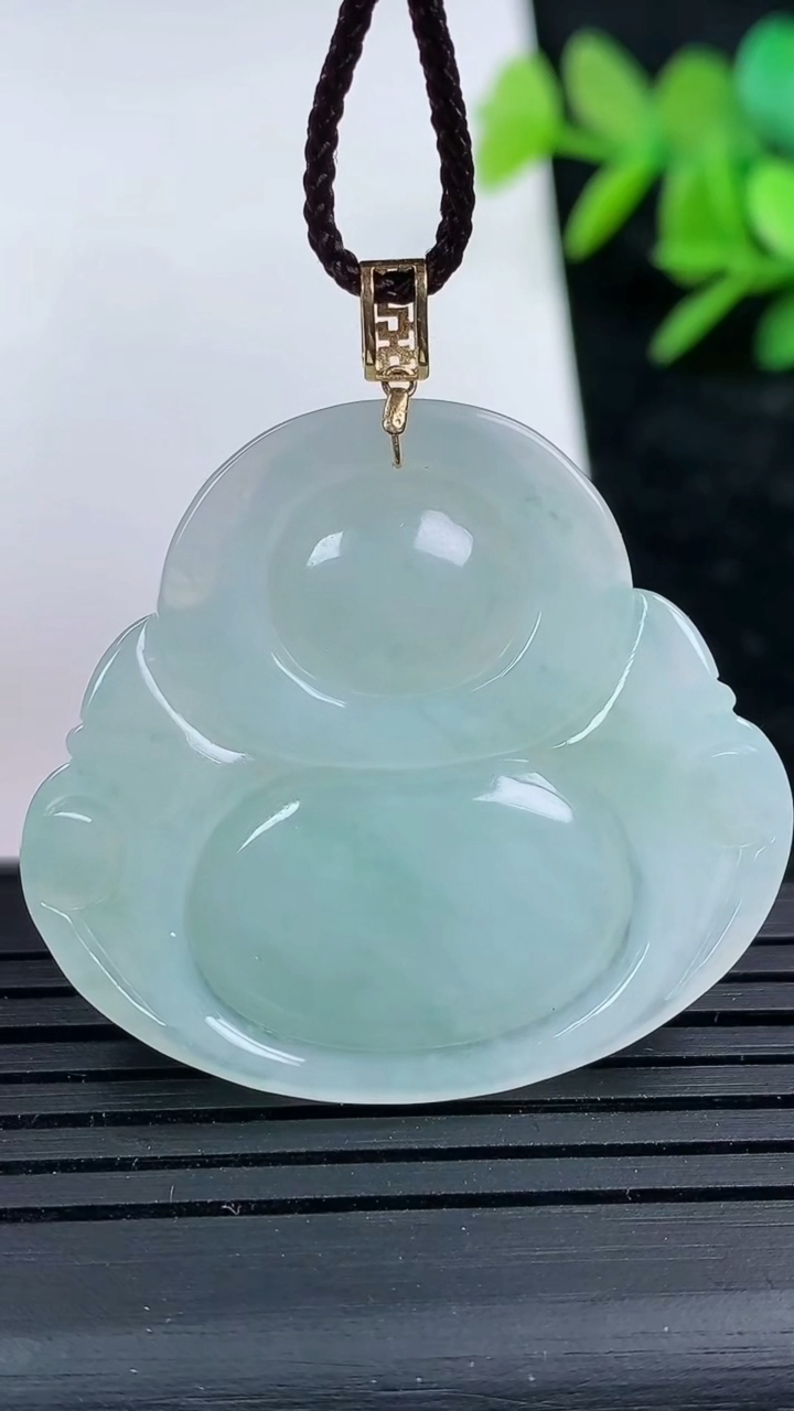 天然A货翡翠18k金飘花佛公吊坠，尺寸33-37-6.8，重量:11.59g
3月16日