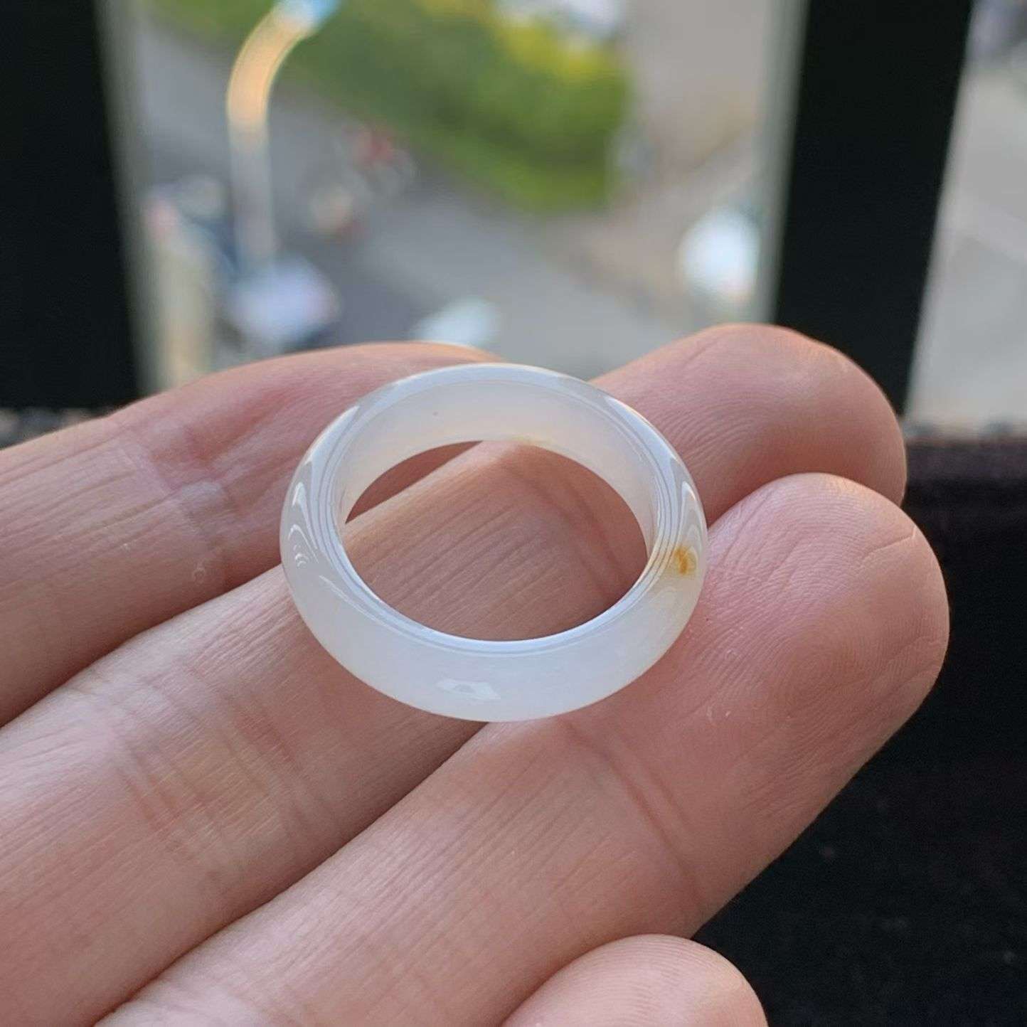 A货天然翡翠冰糯种洒金戒指15号内径17重量2.93
3月16日