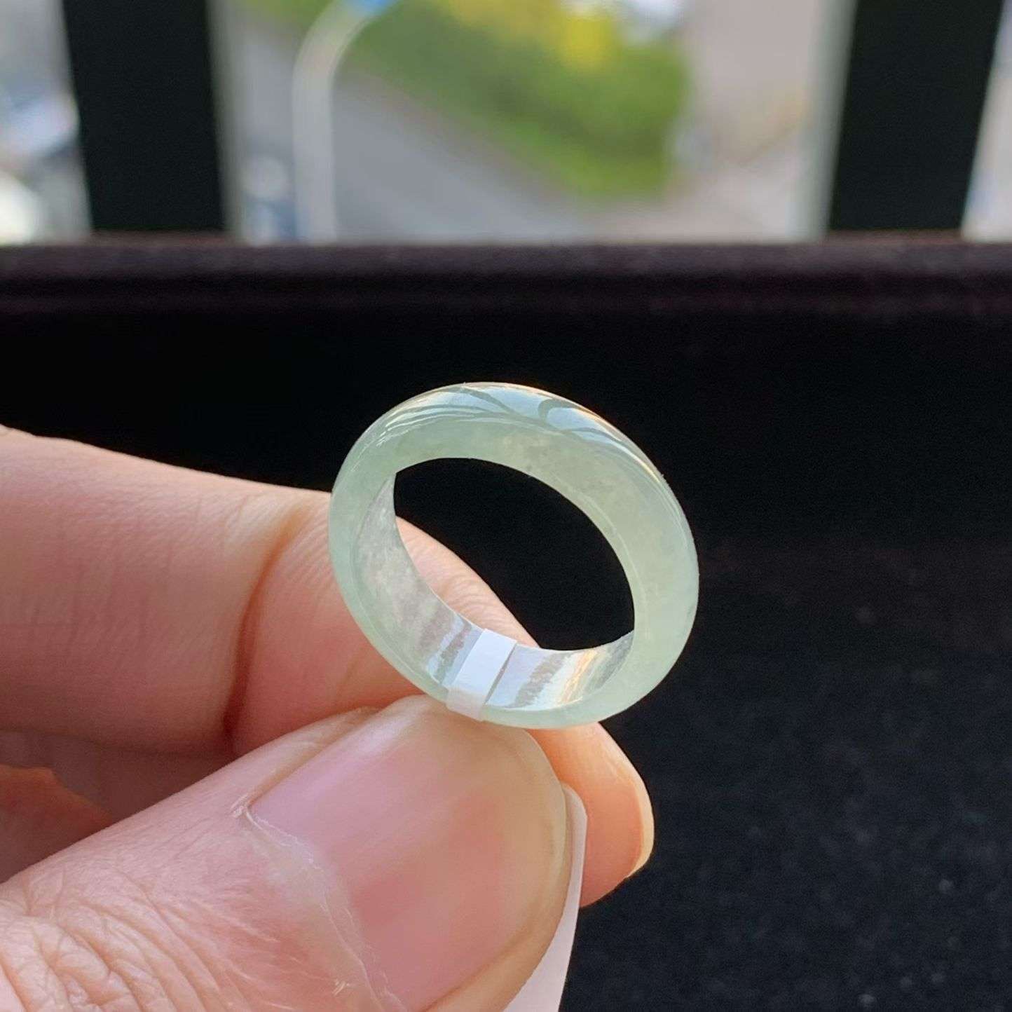 A货天然翡翠冰糯种底色戒指11号重量2.28
3月16日