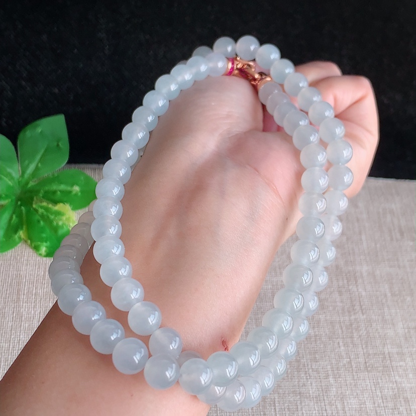 天然A货翡翠白月光圆珠项链毛衣链78颗 
尺寸7.8mm 重量79.92g 0315