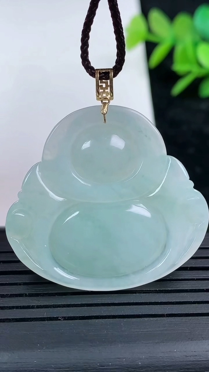 天然A货翡翠18k金飘花佛公吊坠，尺寸31-34.6-6，重量:10.08g
3月16日