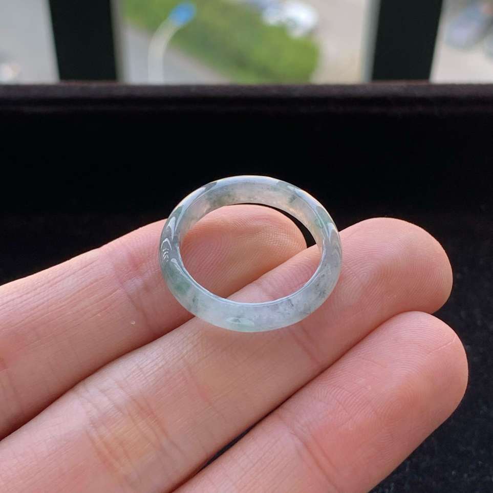 A货天然翡翠冰糯种绿乌鸡戒指20号重量2.50
3月16日