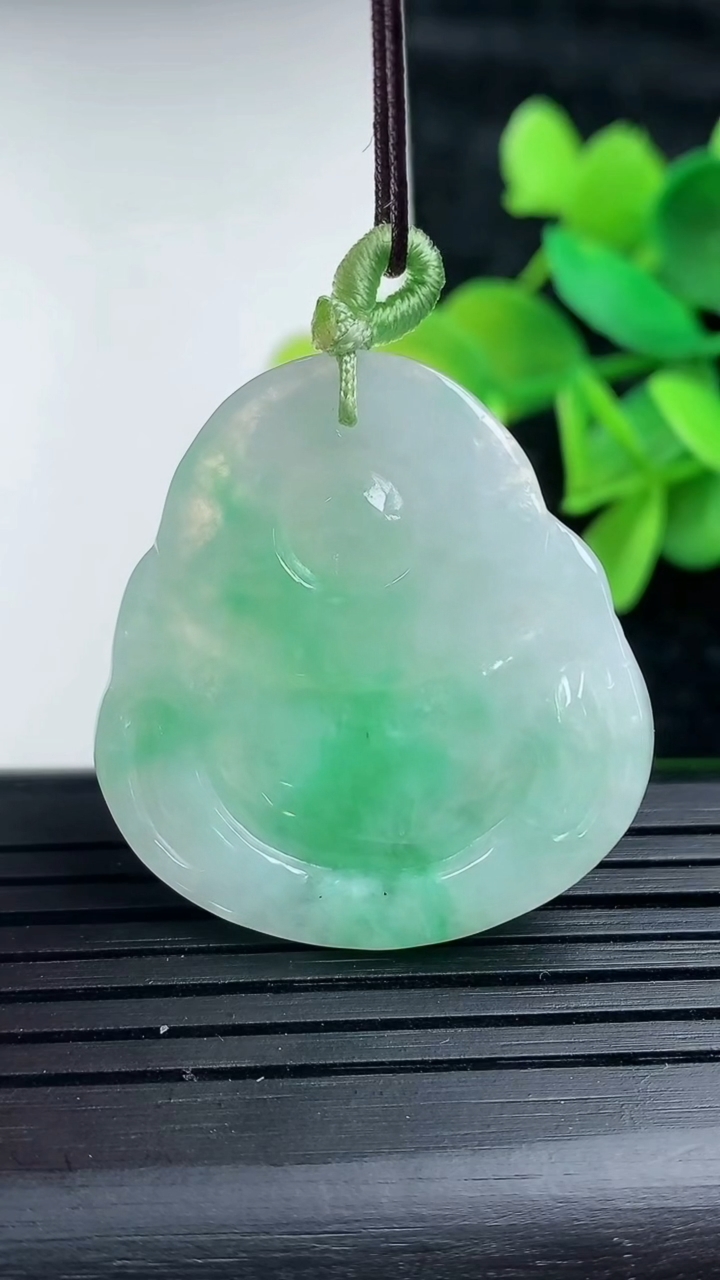 天然A货翡翠佛公吊坠，尺寸31-31-7，重量:12.19g
3月16日