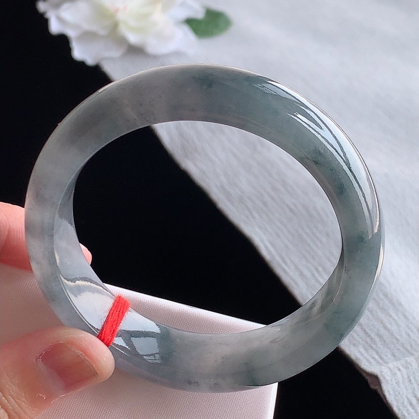 天然A货翡翠乌鸡种轮胎边正装正圈手镯55-56圈口 
尺寸55.3-16-8.3mm 0315