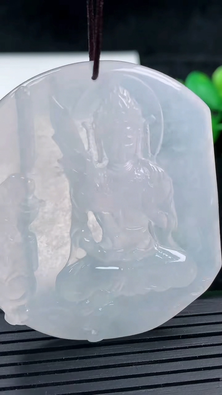 天然A货翡翠文殊菩萨吊坠，尺寸54-45.6-5.6，重量:30.34g
3月16日