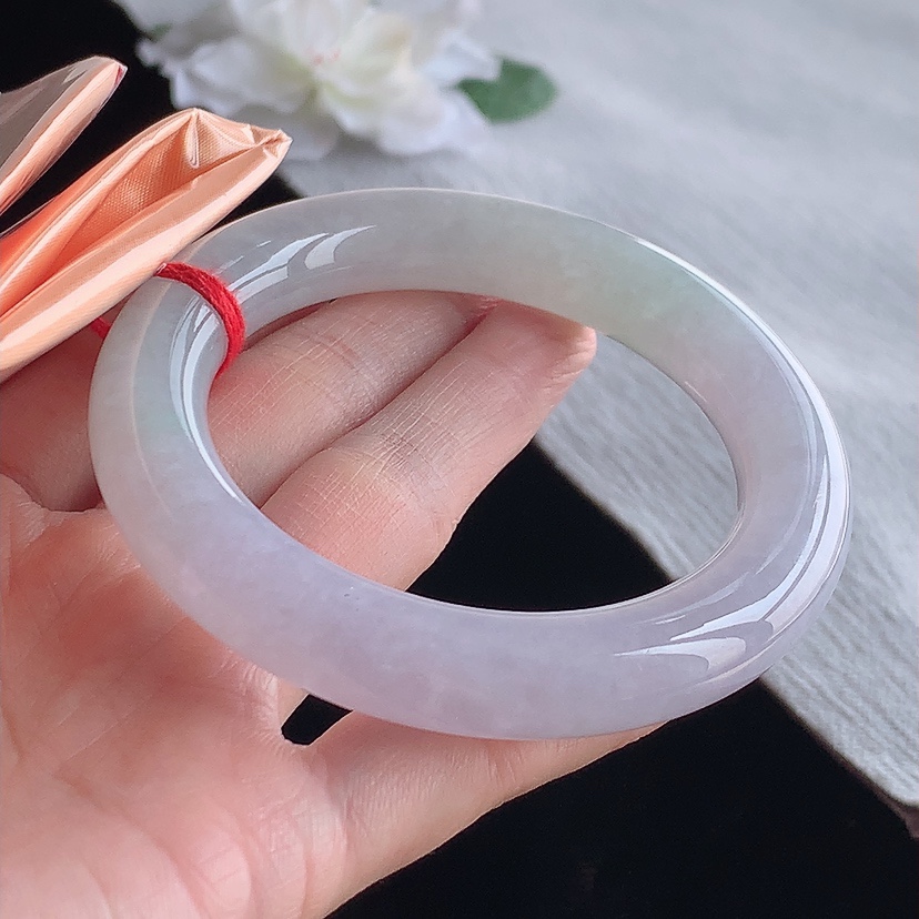 天然A货翡翠淡紫罗兰胖圆条手镯55-56圈口 
尺寸55.6-11.6mm 0315