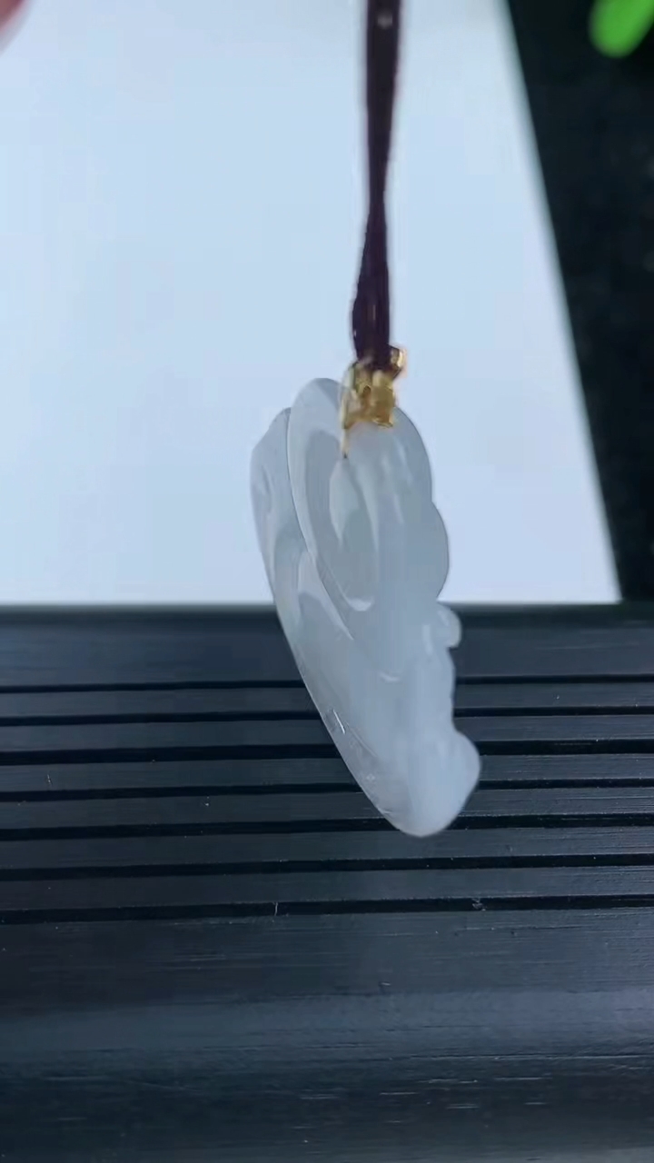 天然A货翡翠佛公吊坠，尺寸24-28-5，重量:4.78g
3月16日