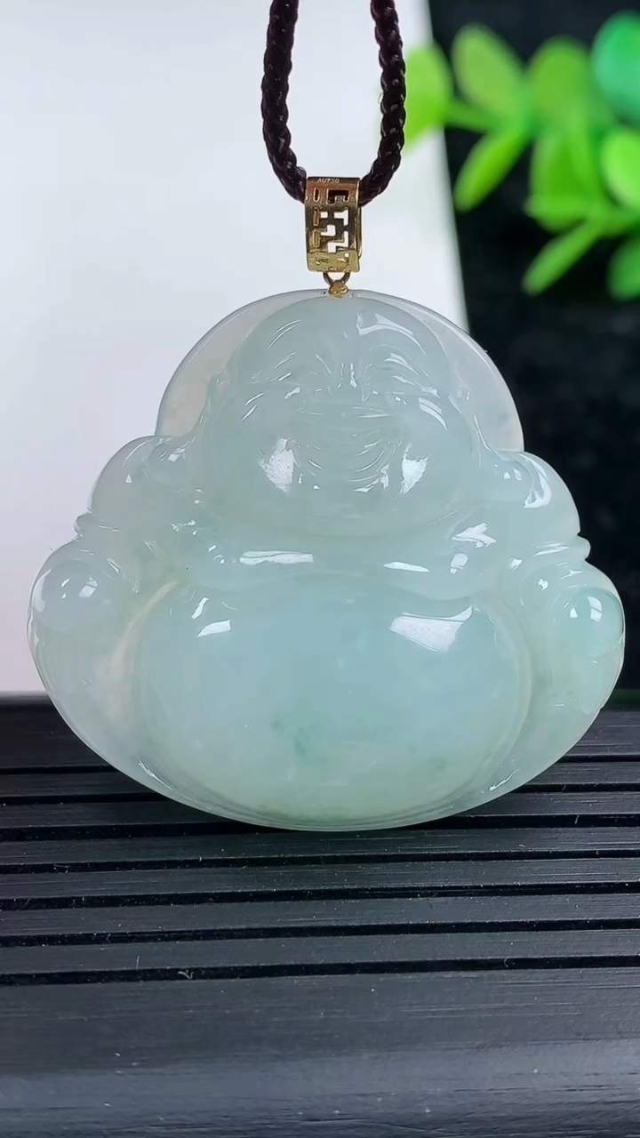 天然A货翡翠18k金飘花佛公吊坠，尺寸33-37-6.8，重量:11.59g
3月16日