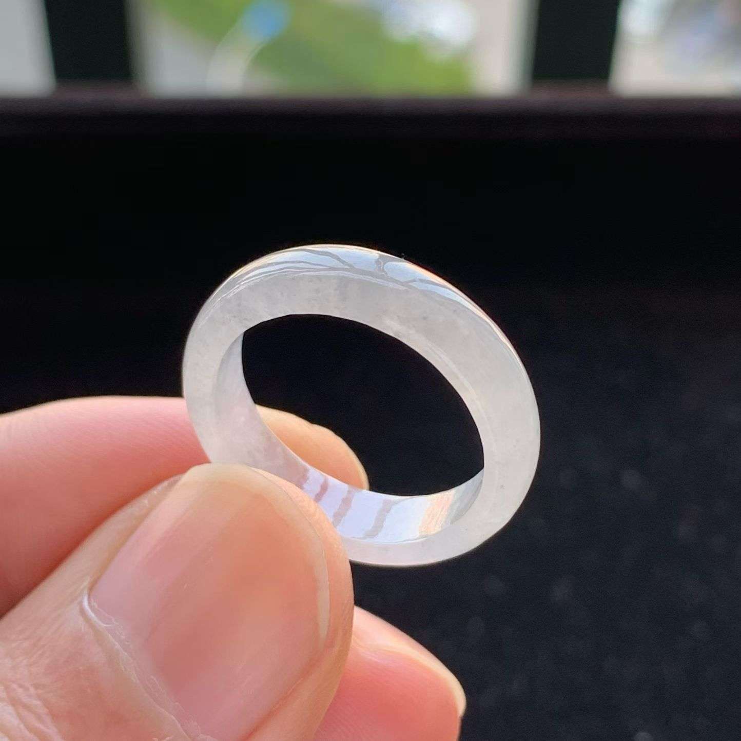 A货天然翡翠冰糯种白月光戒指17号重量2.88
3月16日