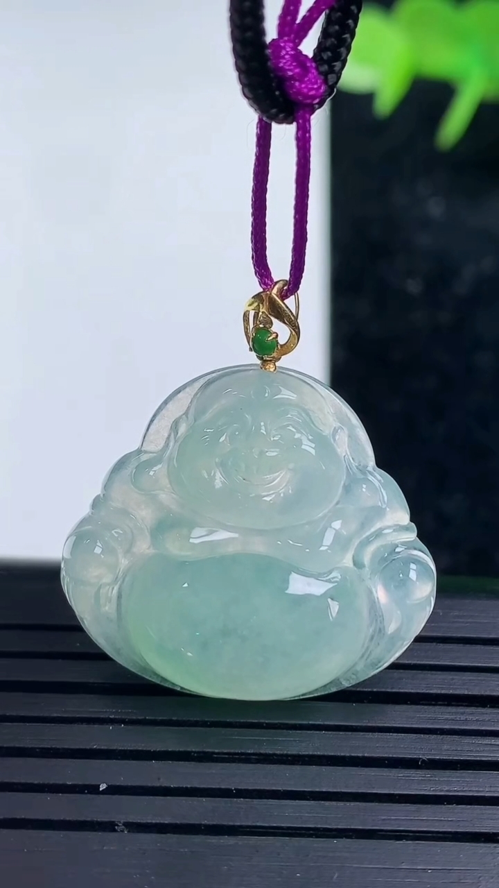 天然A货翡翠佛公吊坠，尺寸23-26-5.2，重量:4.60g
3月16日