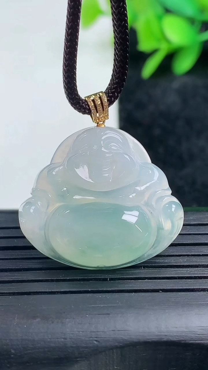 天然A货翡翠种飘花佛公吊坠尺寸23.6-27-5.5重量:5.29g
3月16日