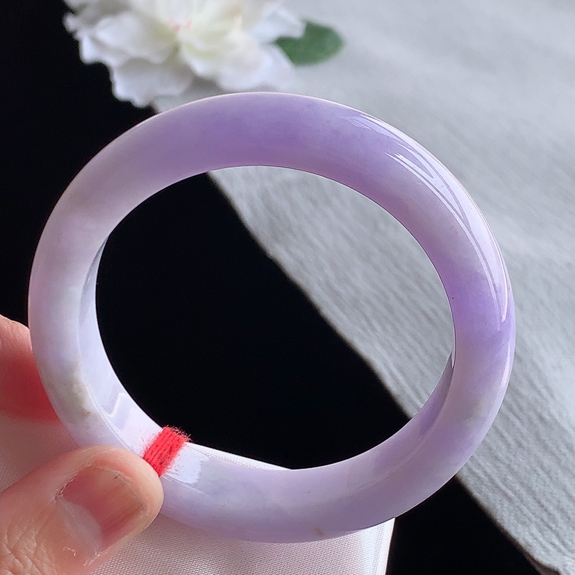 天然A货翡翠紫罗兰正装正圈手镯53-54圈口  
尺寸53-12-8mm 0315