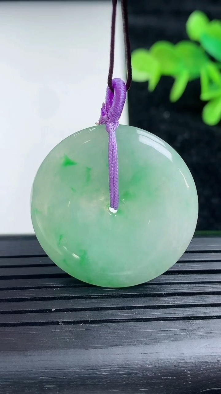 天然A货翡翠佛公吊坠，尺寸31-5.2，重量:11.29g
3月16日