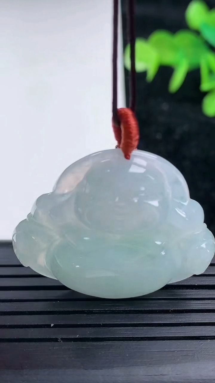 天然A货翡翠飘花佛公吊坠，尺寸29.5-35-6，重量:9.17g
3月16日