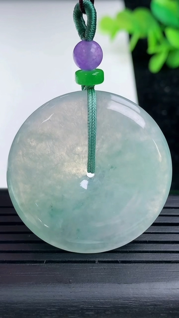 天然A货翡翠飘花平安扣吊坠，尺寸36-5.6，重量:16.45g
3月16日