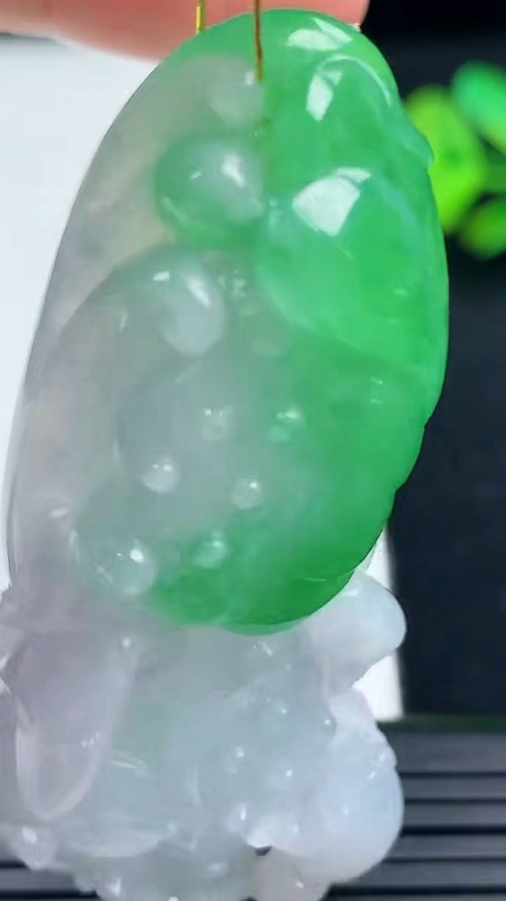 天然A货翡翠呱呱来财 和和美美尺寸55.7-26.8-13.5重量:31.56g
3月16日