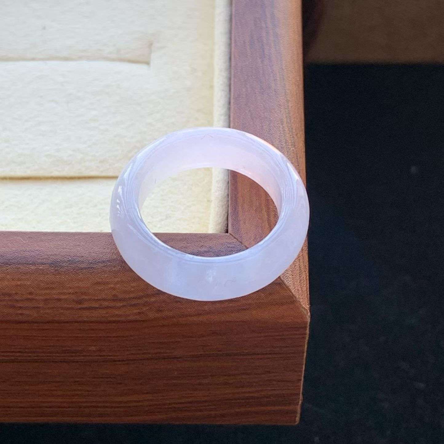 A货天然翡翠冰糯种'紫罗兰戒指11-12号重量3.37
3月17日