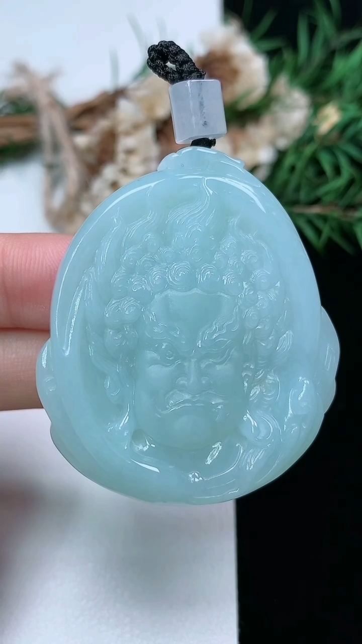 天然A货翡翠佛头吊坠，尺寸45.8-40.8-8.5，重量:33.05g
3月17日