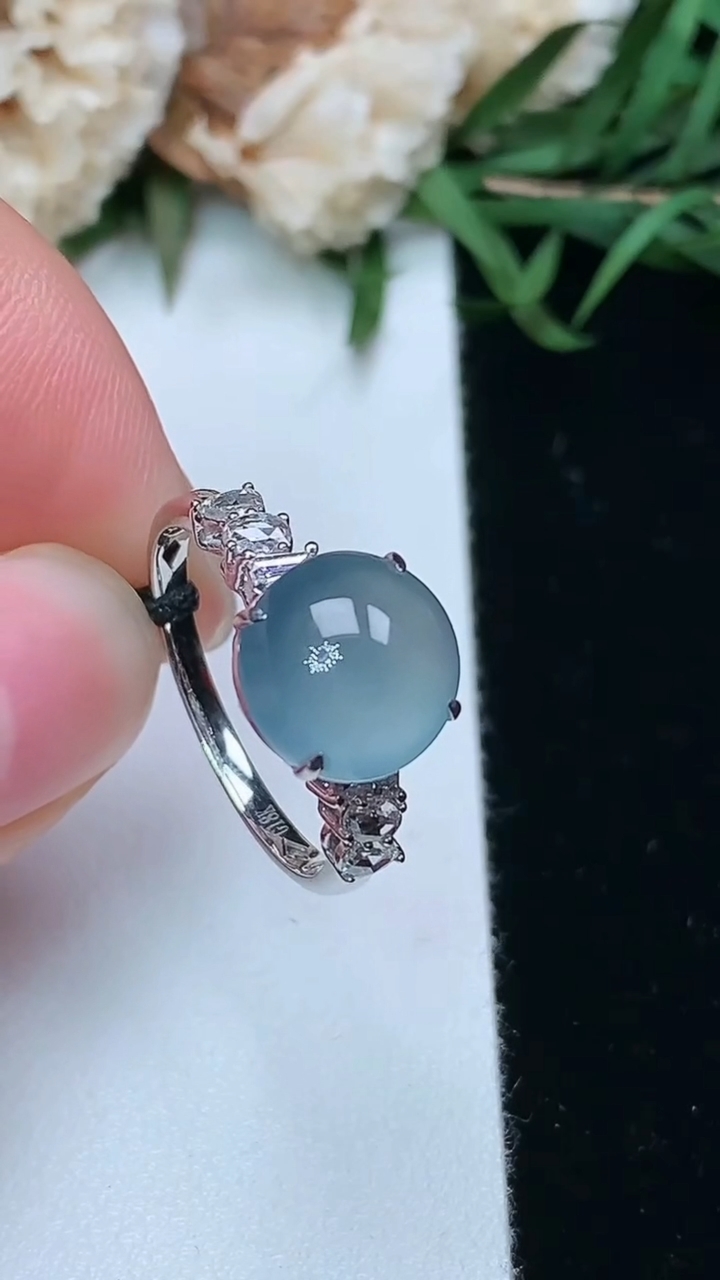 天然A货翡翠蓝水蛋面戒指，尺寸17.3-9.4，重量:2.66g2026年3月17日
工厂直销收藏佳