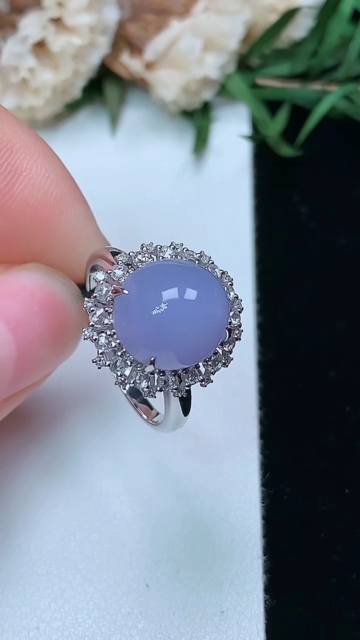 天然A货翡翠k金紫罗兰蛋面戒指，尺寸17-10.7-9.8，重量:4.00g2026年3月17日
工