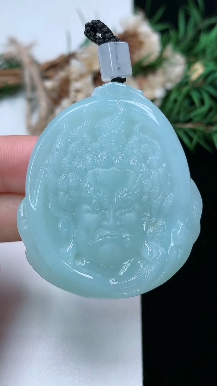 天然A货翡翠佛头吊坠，尺寸45.8-40.8-8.5，重量:33.05g
3月17日