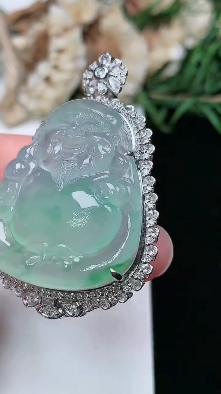 天然A货翡翠财神爷吊坠，尺寸45.5-29.7-12.2，裸石30-25.5
3月17日