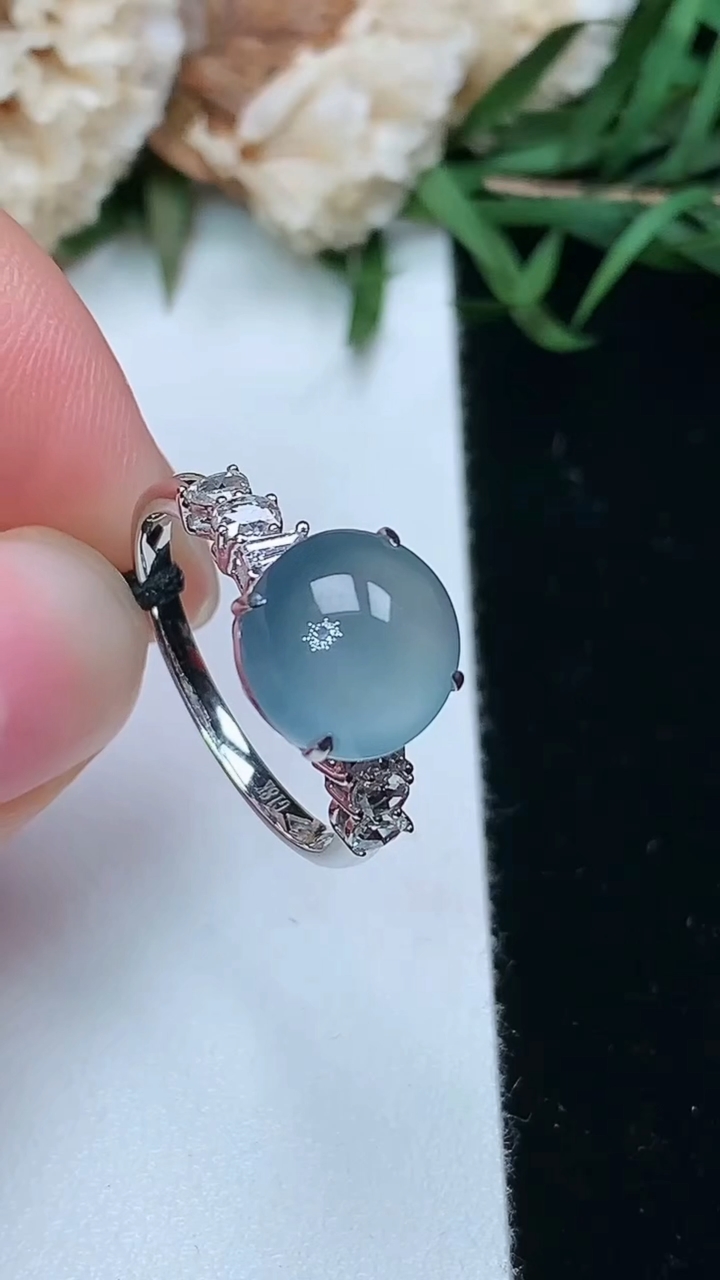 天然A货翡翠蓝水蛋面戒指，尺寸17.3-9.4，重量:2.66g2026年3月17日
工厂直销收藏佳