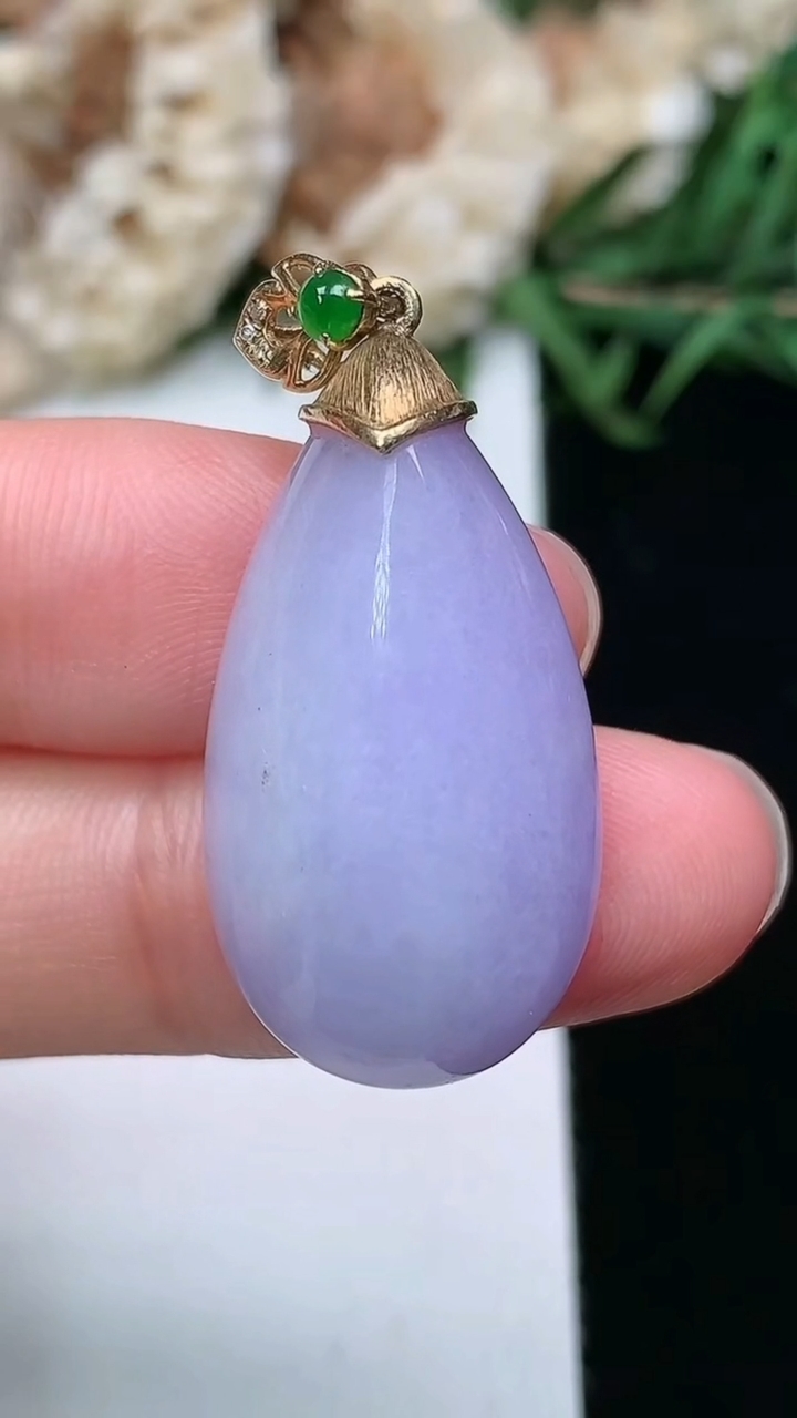 天然A货翡翠k金紫罗兰水滴吊坠，尺寸24.7-15-9.5，重量:7.28g
3月17日