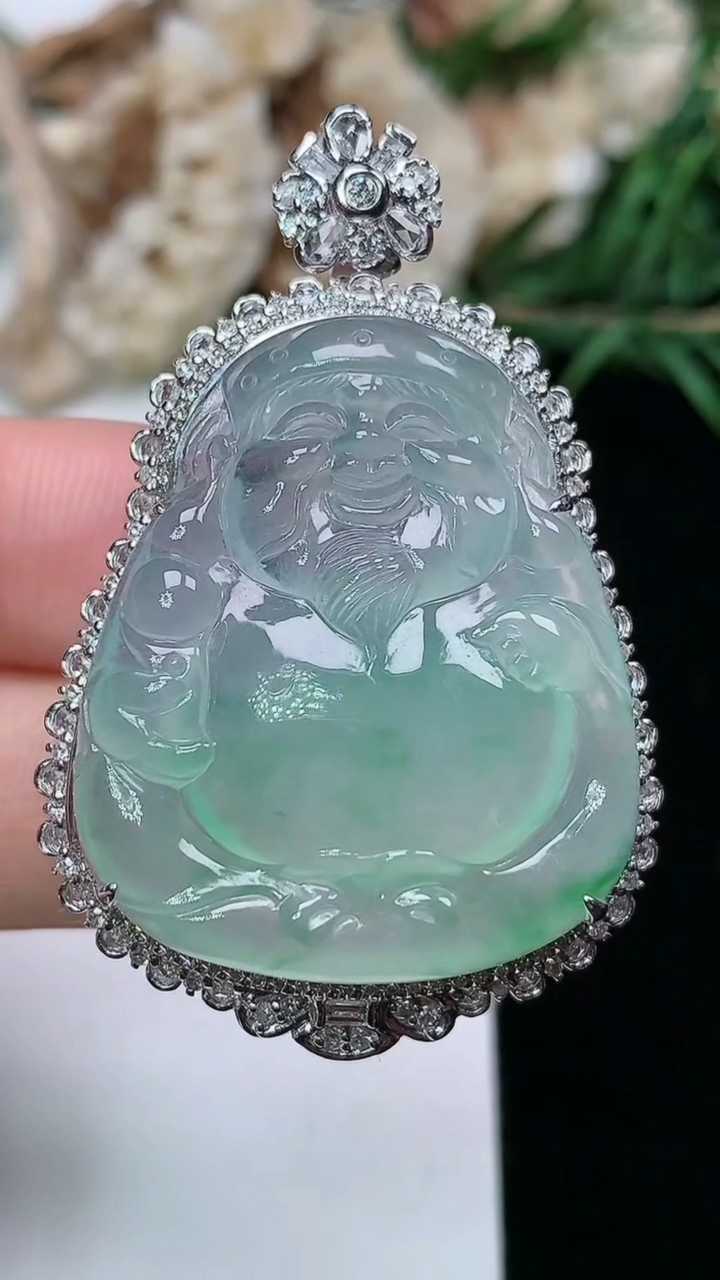 天然A货翡翠财神爷吊坠，尺寸45.5-29.7-12.2，裸石30-25.5
3月17日