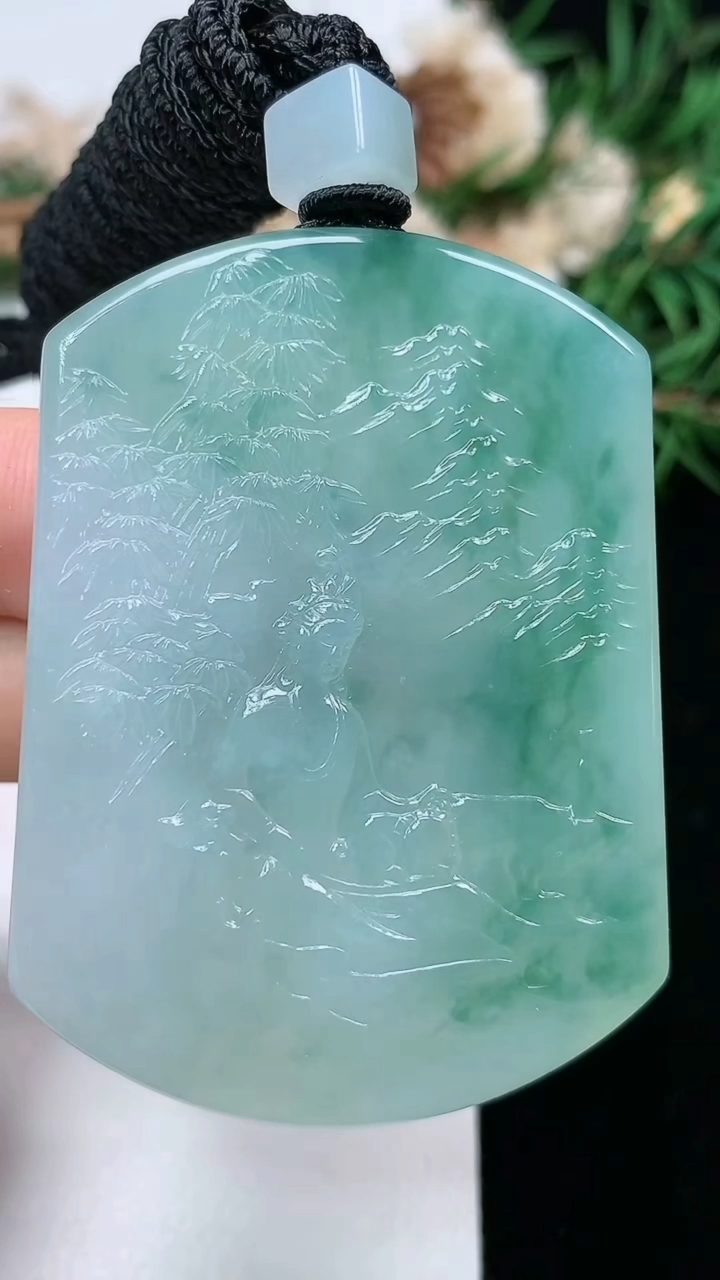 天然A货翡翠山水观音菩萨吊坠，尺寸51.7-38.8-5.5，重量:32.54g
3月17日