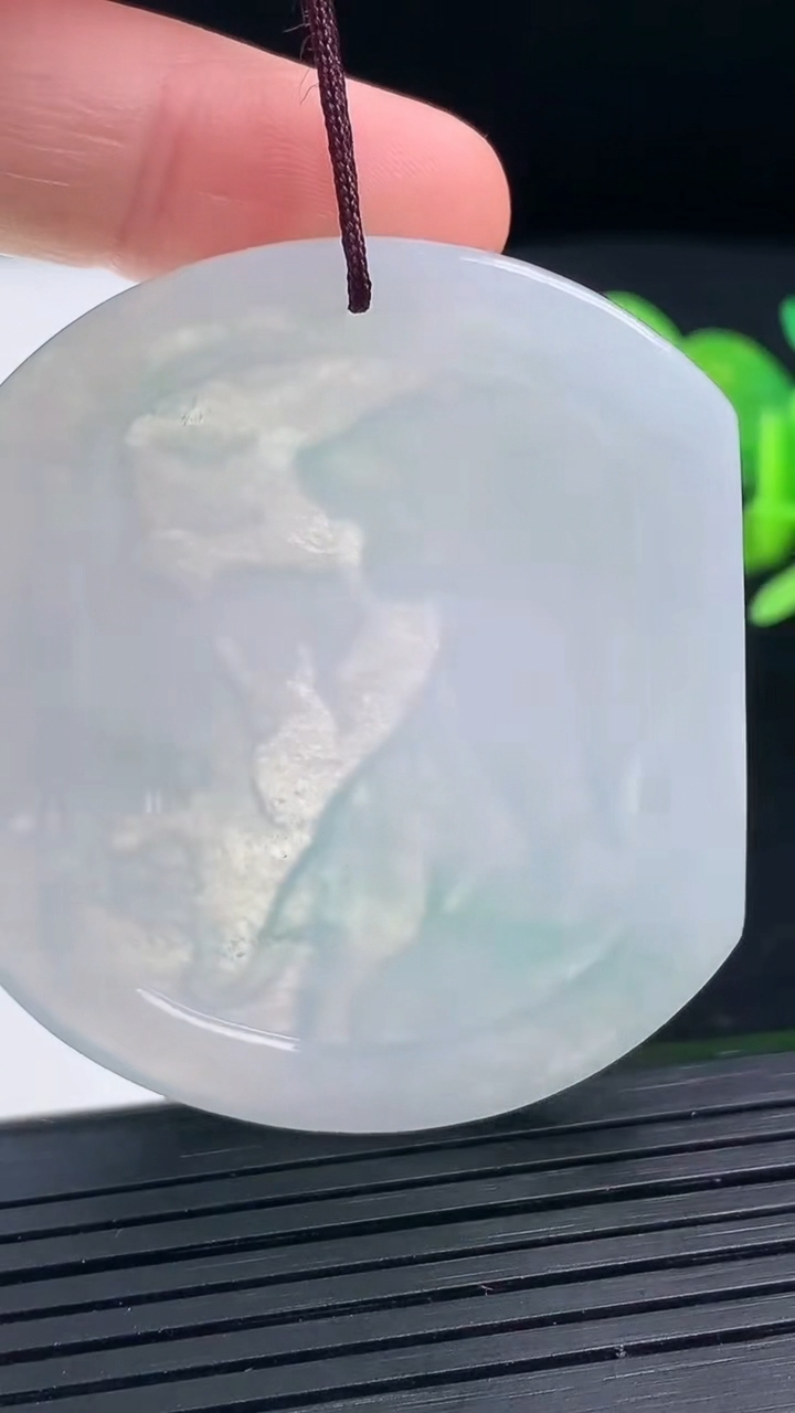 天然A货翡翠生肖虎吊坠尺寸49.9-42.4-5重量:23.60g
3月17日