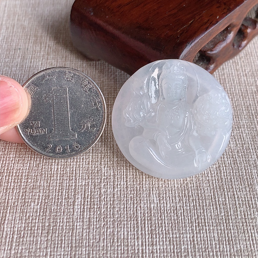天然A货翡翠白月光文殊菩萨吊坠 
尺寸31.7-5.3mm 重量10.28g 0315