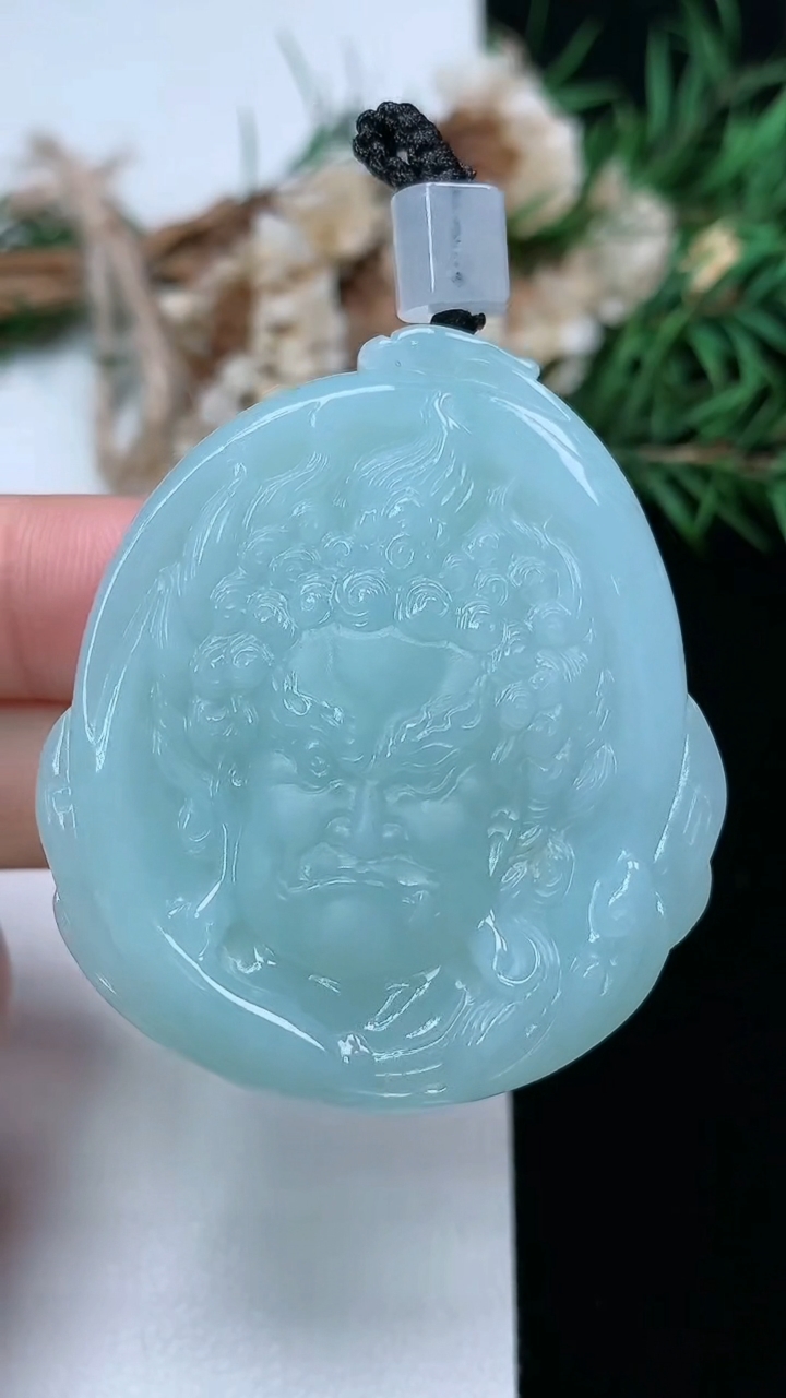 天然A货翡翠佛头吊坠，尺寸45.8-40.8-8.5，重量:33.05g
3月17日