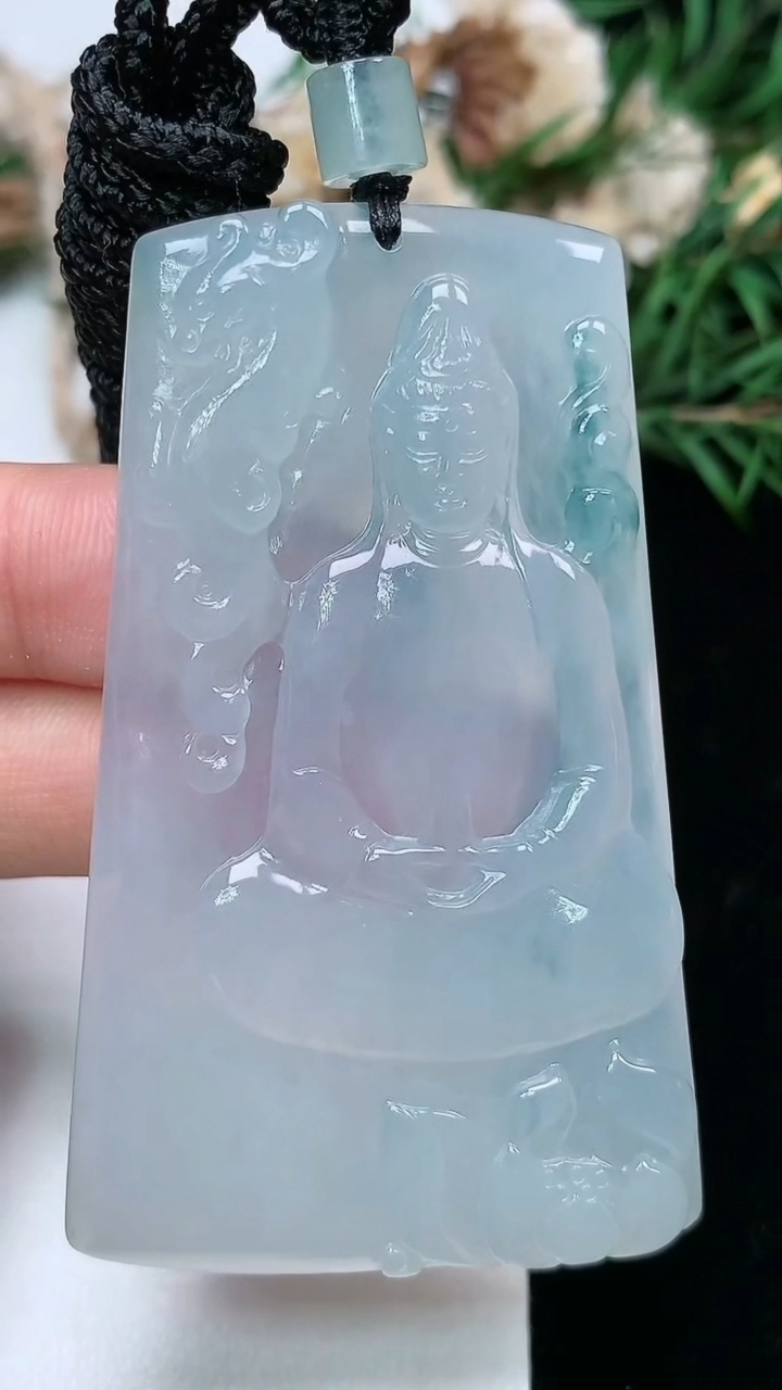 天然A货翡翠飘花素衣观音吊坠，尺寸61.9-38-5.7，重量:34.48g
3月17日