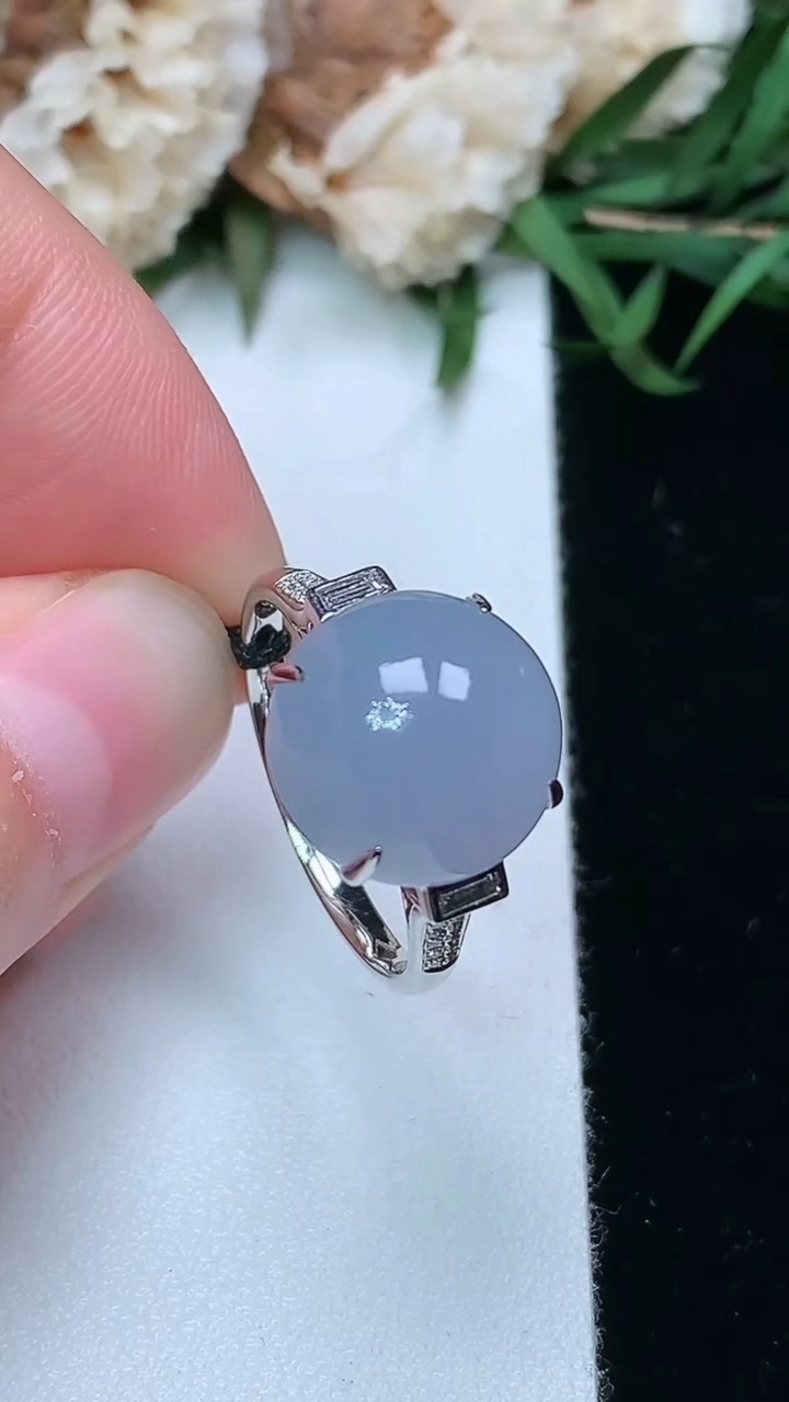 天然A货翡翠k金紫罗兰蛋面戒指，尺寸17.7-12.2-12，重量:4.37g2026年3月17日
