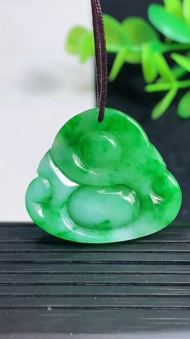 天然A货翡翠佛公吊坠，尺寸24-28-4.2，重量:5.17g
3月18日