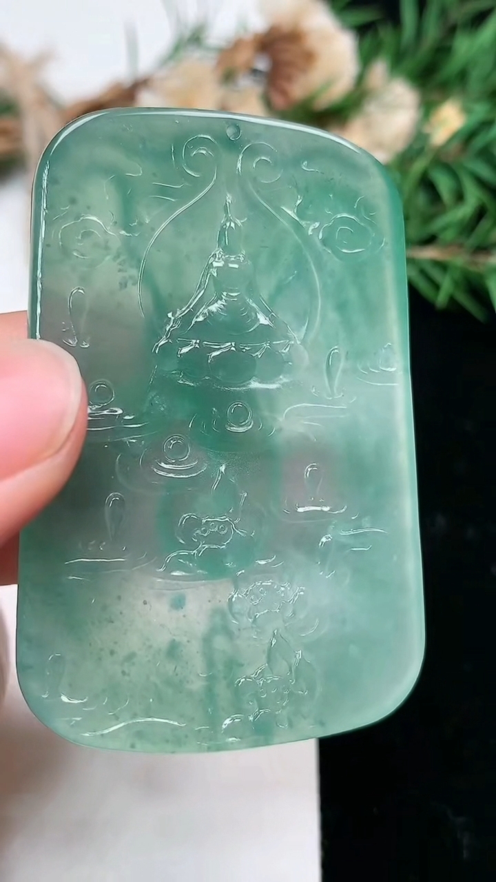 天然A货翡翠蓝水普贤菩萨吊坠，尺寸56-36.6-5.6，重量:24.48g
3月18日