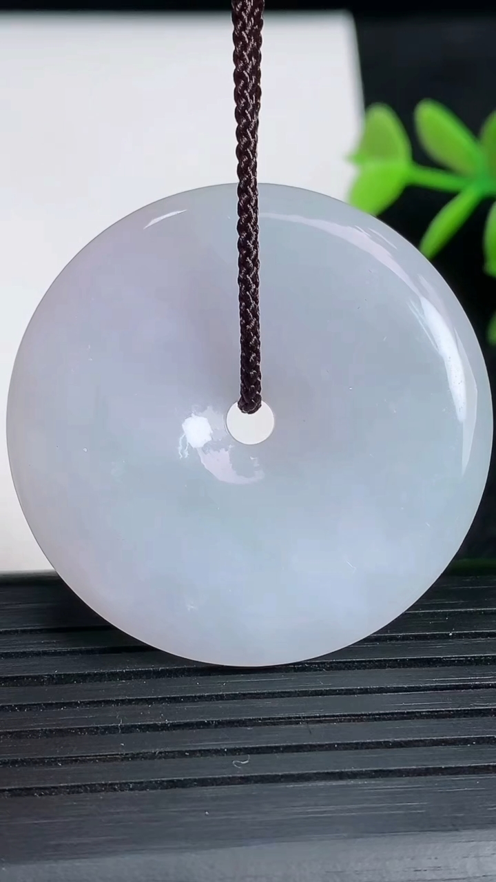 天然A货翡翠紫罗兰平安扣吊坠尺寸39.5-5.8重:19.95g
3月18日
恒德