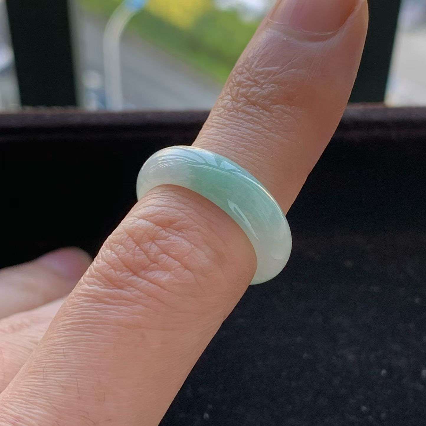 A货天然翡翠冰糯种飘绿戒指14-15号重量3.30
3月18日