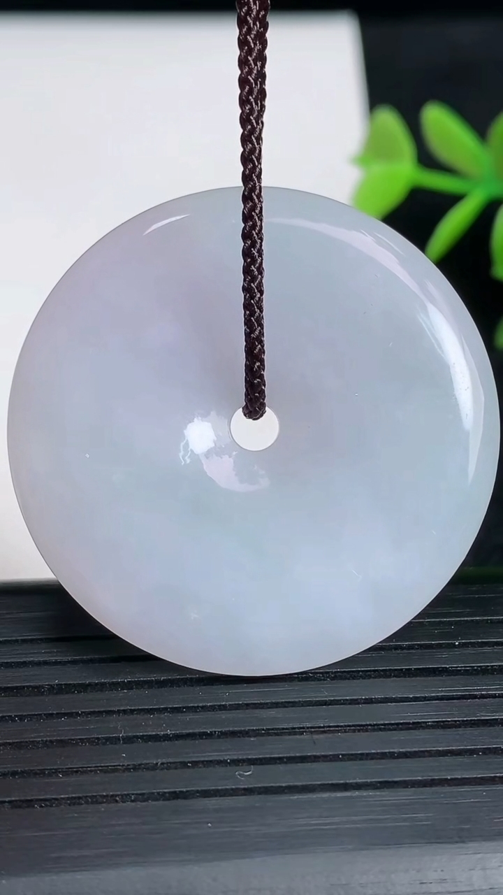 天然A货翡翠紫罗兰平安扣吊坠尺寸39.5-5.8重:19.95g
3月18日
恒德