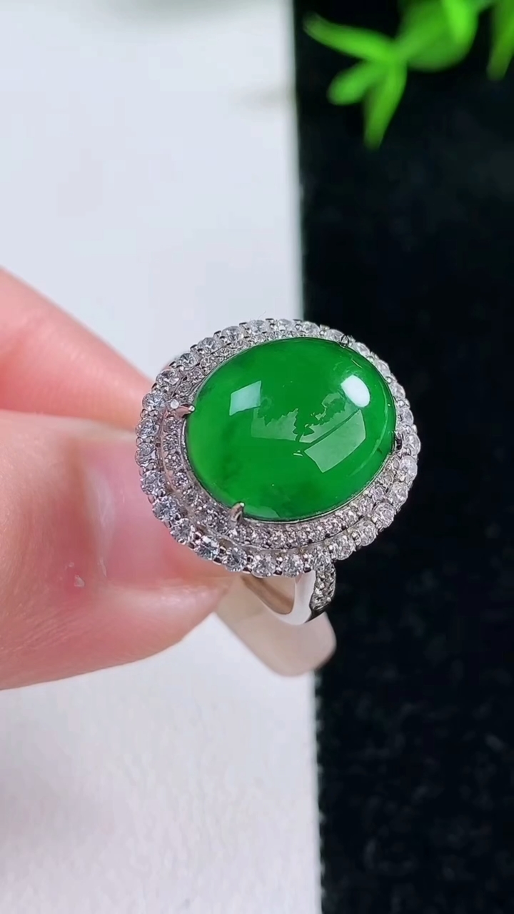 天然A货翡翠蛋面戒指，尺寸13-10.8-10，重量:4.39g2026年3月18日
工厂直销收藏佳