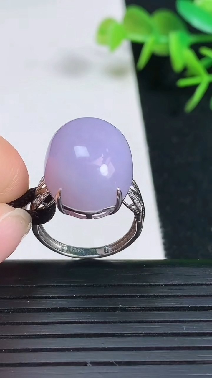 天然A货翡翠18k金紫罗兰蛋面戒指，尺寸17.3–20-14.5-10，重量:6.86g2026年3