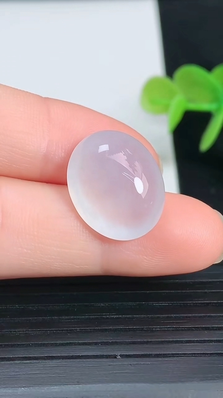 天然A货翡翠蛋面镶嵌件尺寸16.8-13.9-6.7重量:2.75g
3月18日